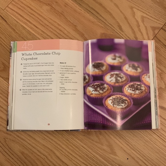 COOKBOOK - 100 Cupcakes & Cakes - 224 pages - ENGLISH - Picture 6 of 9